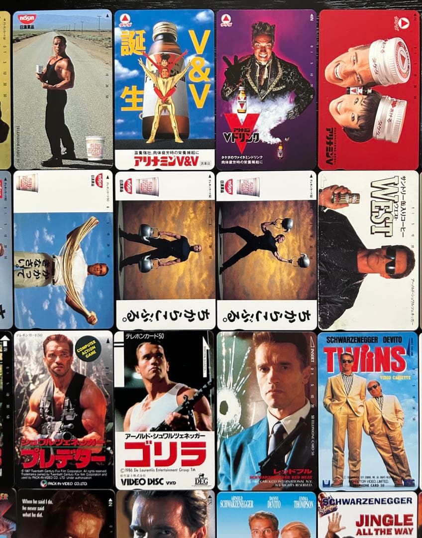 アーノルド・シュワルツェネッガー カード 32枚 未使用