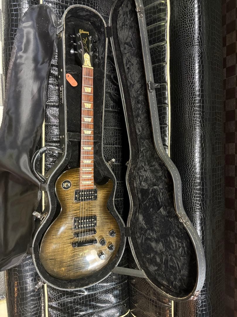 Gibson Les Paul ハードケース付属