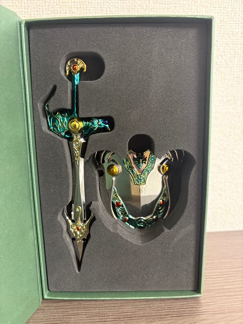 ドラゴンクエスト　メタリックアイテムズギャラリースペシャル　剣&盾3点セット