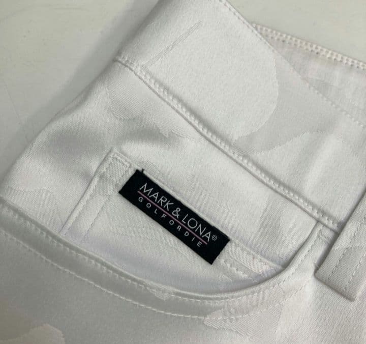 MARK & LONAマークアンドロナ　 レディースパンツ ホワイト裾ジッパー
