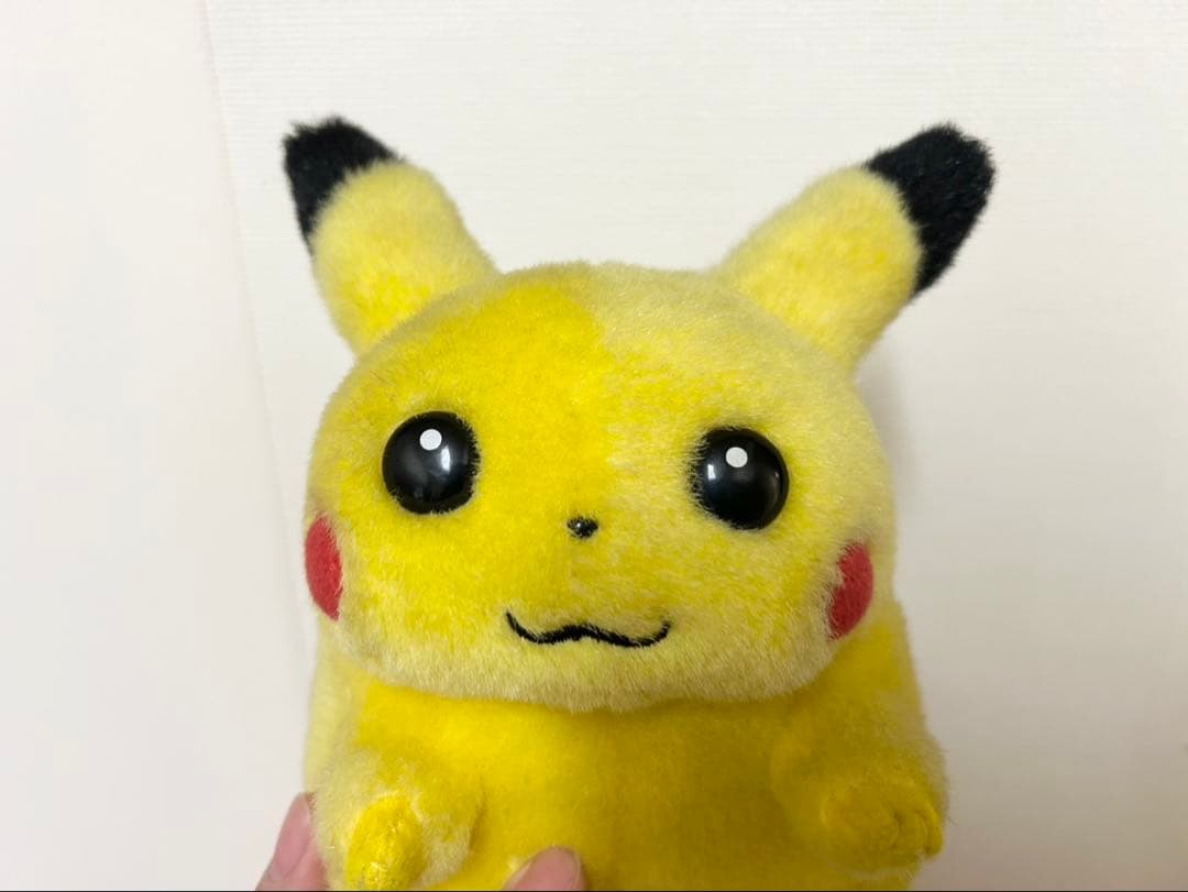 TOMY ポケモン　初期ピカチュウ　ぬいぐるみ