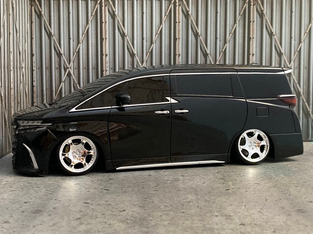 1/24 新型アルファード・ブラック（希少ホイールカスタム）