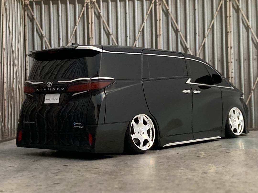 1/24 新型アルファード・ブラック（希少ホイールカスタム）