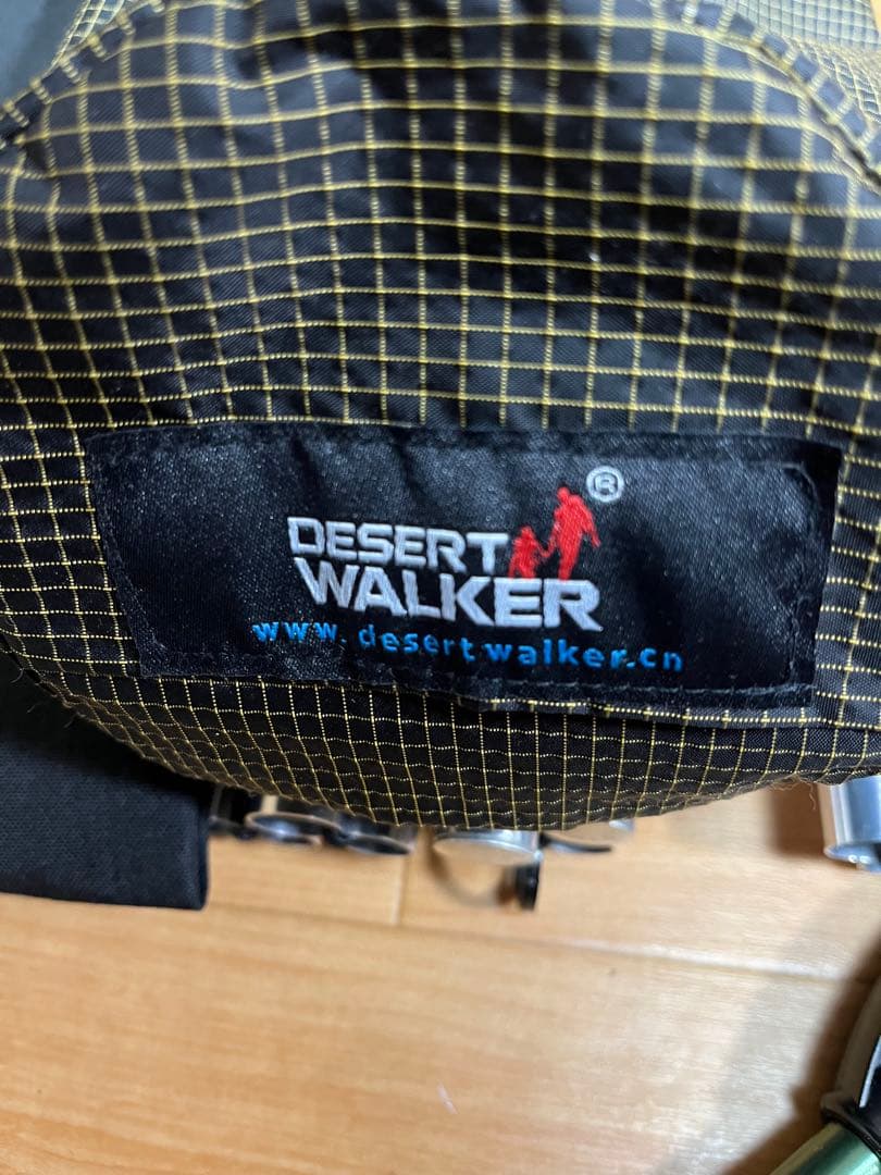 DESERT WALKER アウトドア　折りたたみ式ベッド