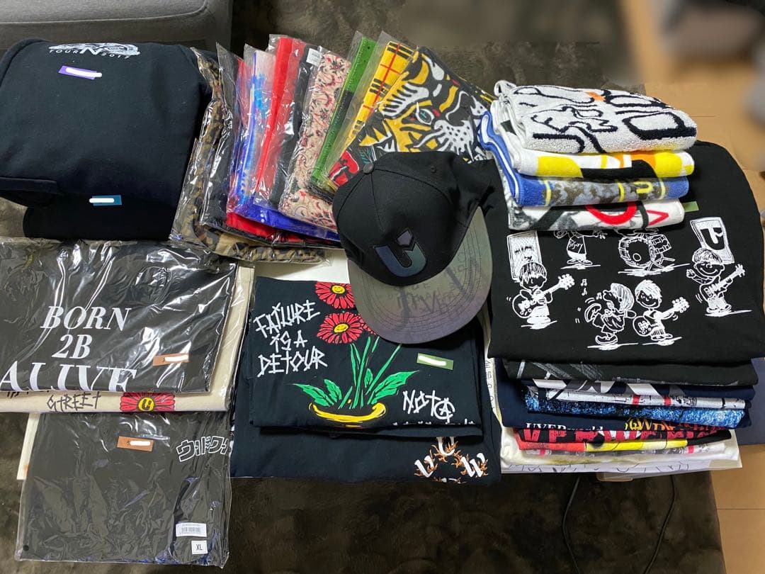 UVERworld 35点まとめ売り 未使用多数 ⚠︎写真別途掲載中