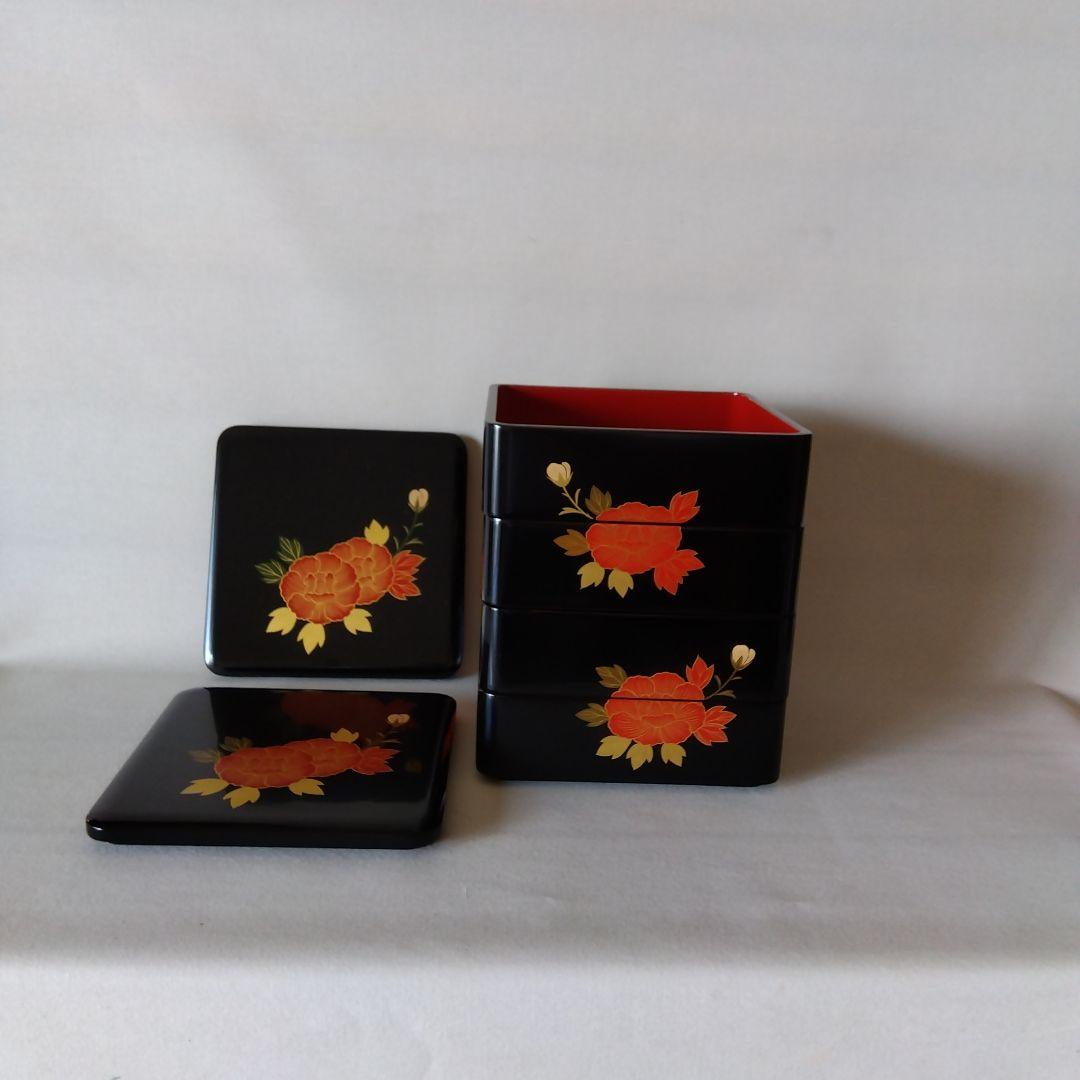 輪島塗　牡丹紋様　四段重箱