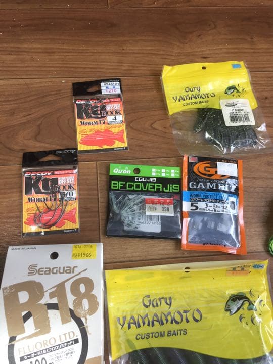 ルアー32点、タックルボックス、ライン2点、その他セット