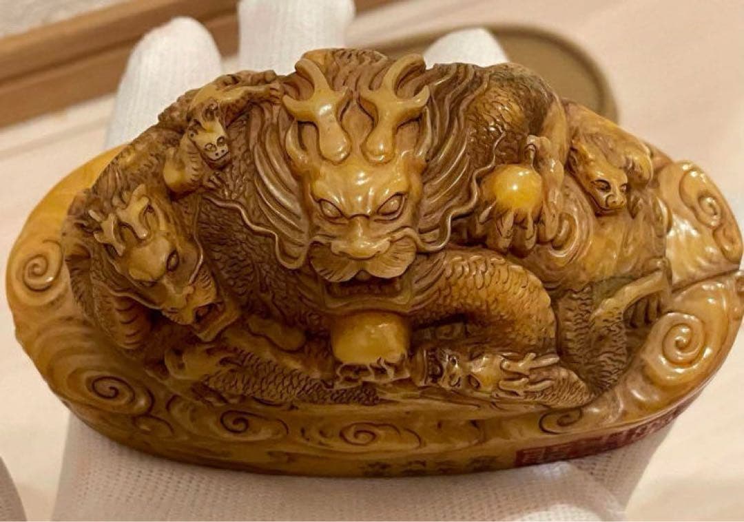 中国古美術・珍蔵箱付・寿山石盤龍極細工彫刻・雍正元年内務府造・伝国玉璽・風水鎮宅