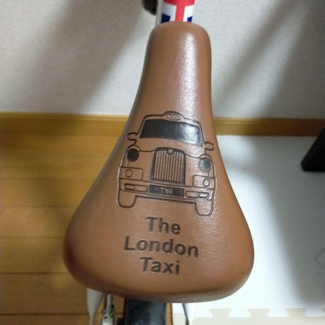 ストライダー ロンドンタクシー ヘルメット付き　美品