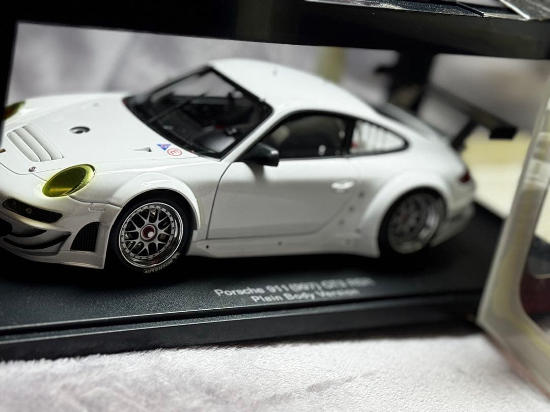 く*ん様 AUTOart 997 ポルシェ911 GT-3 RSR 1/18