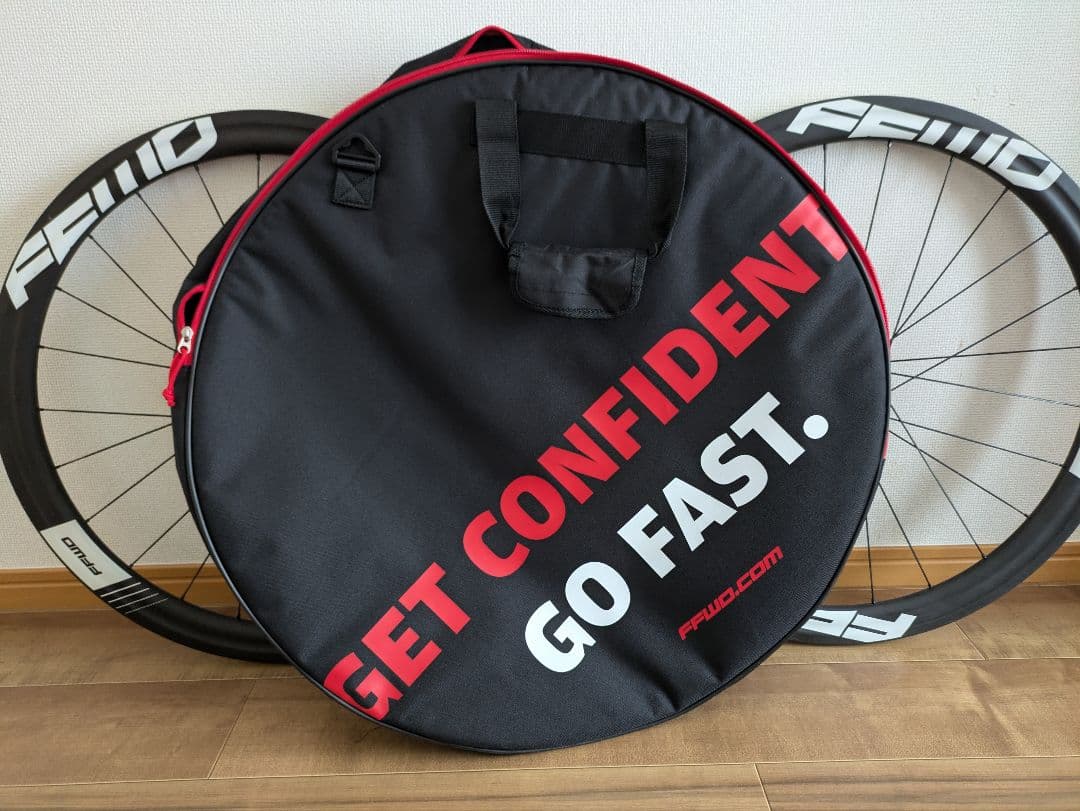 FFWD F4D カーボンホイール（ディスクブレーキ）