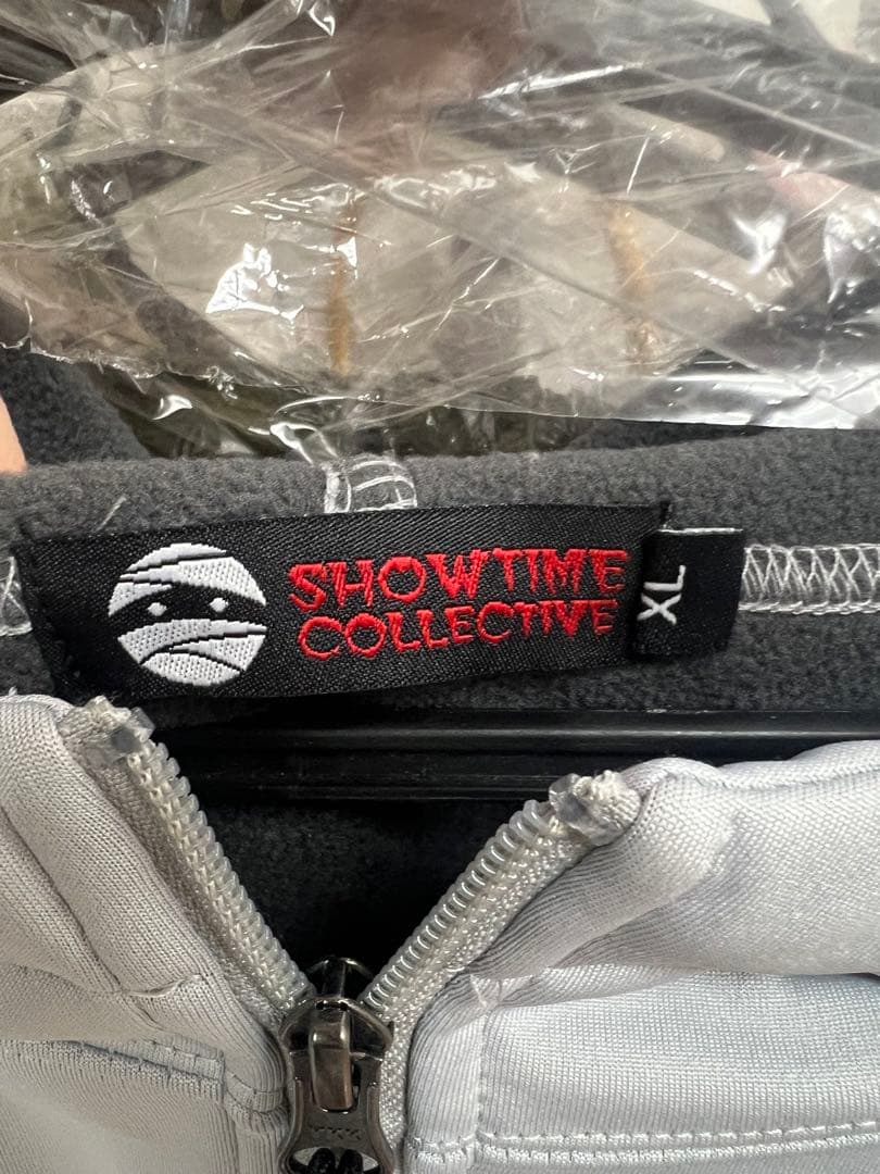 SHOWTIMECOLLECTIVE スキーウェアー上下