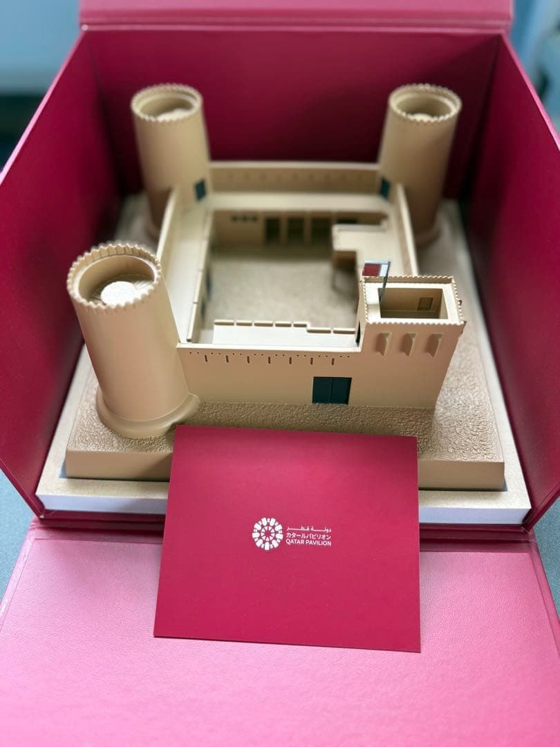 大阪万博 カタールパビリオン 3点 トロフィー 傘 パズル EXPO 2025