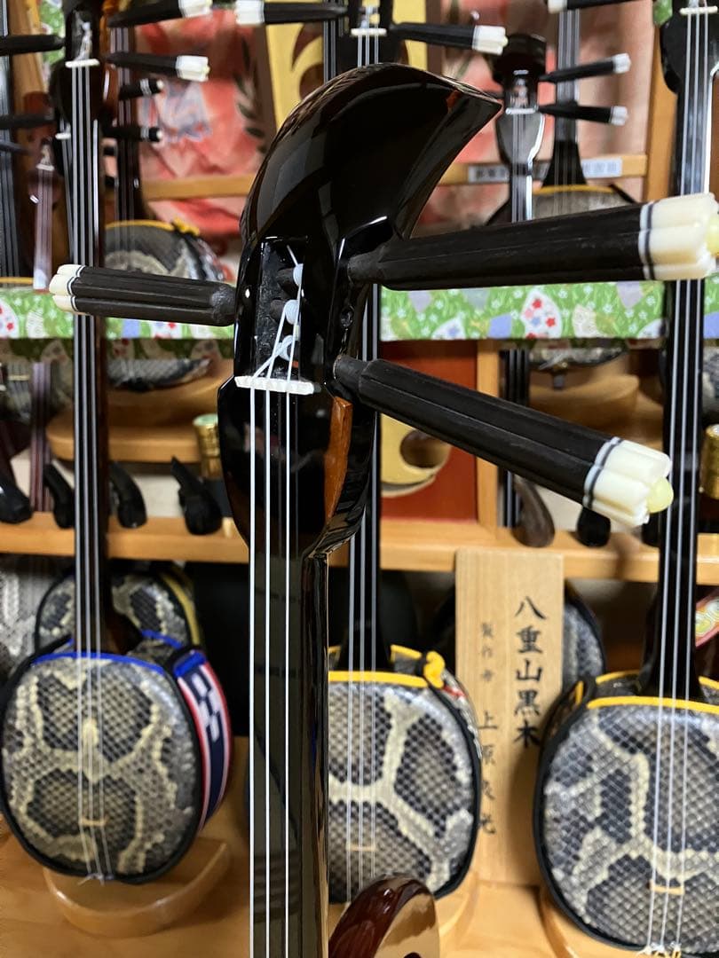 沖縄三線高級八重山黒木ウズラ➖与那城型本皮一枚張りスンチ塗り期間限定出品