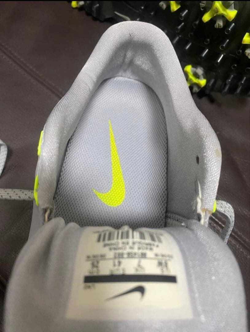 Nike ゴルフシューズ 861458-002 グレー/イエロー US8W