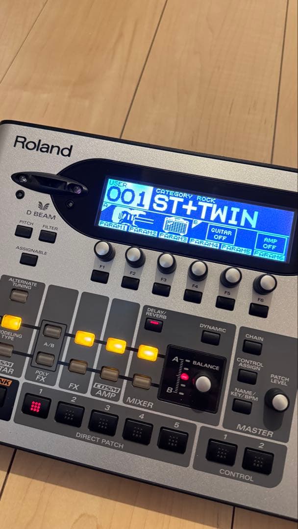 Roland VG-99 ギターシンセサイザー