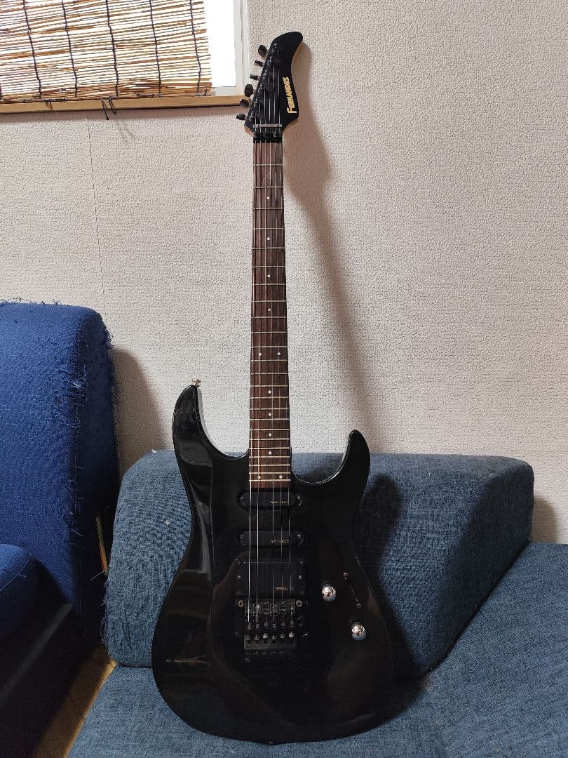 フェルナンデスエレキギター　ブラック