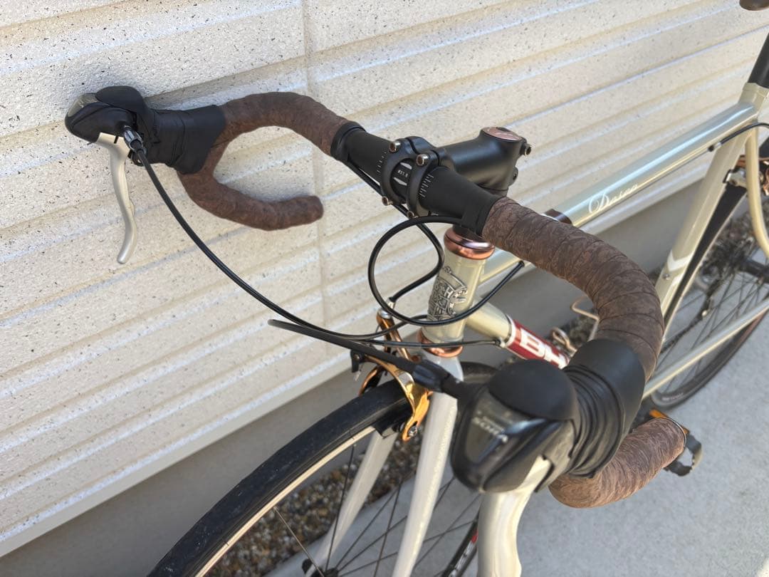 BH DESEO(デセオ）100周年記念モデル　クロモリロード