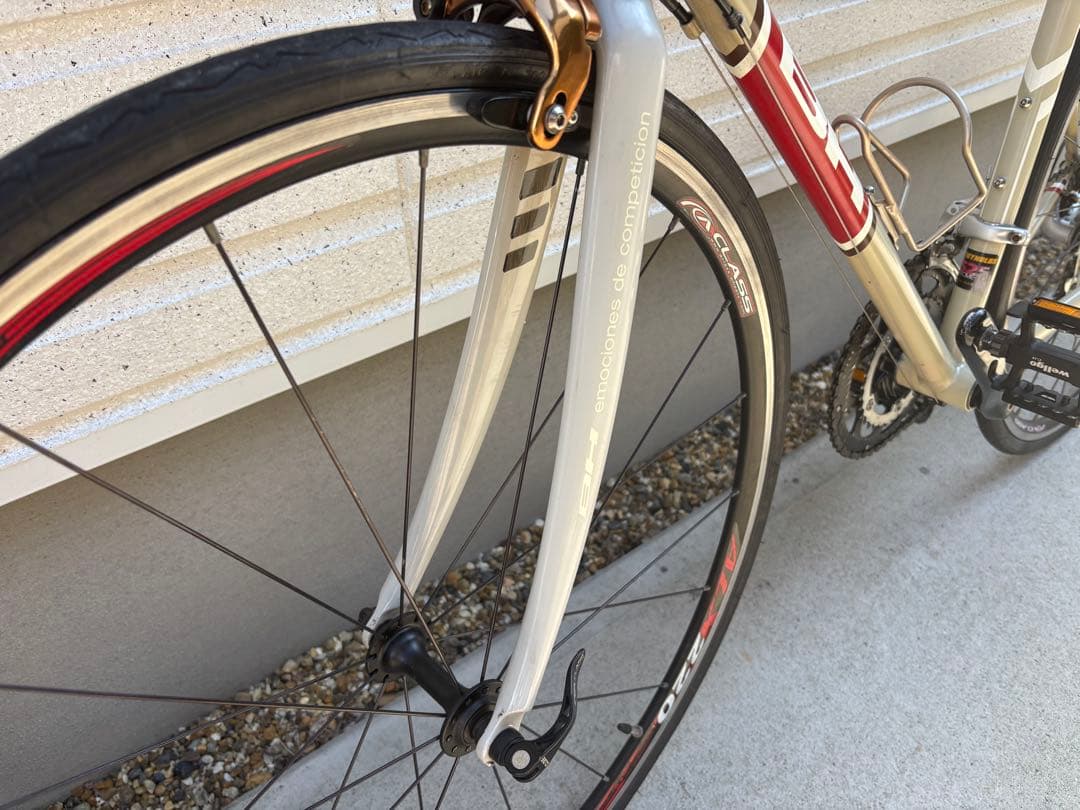 BH DESEO(デセオ）100周年記念モデル　クロモリロード