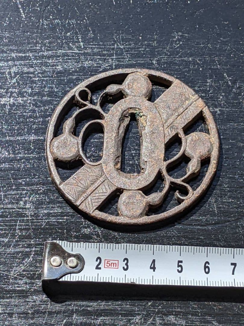 鍔８鉄製　二天 刀装具　時代　古玩　当時物