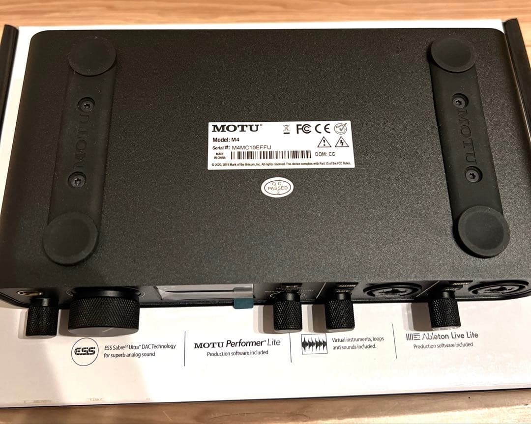 MOTU M4 4-in/4-outオーディオインターフェース