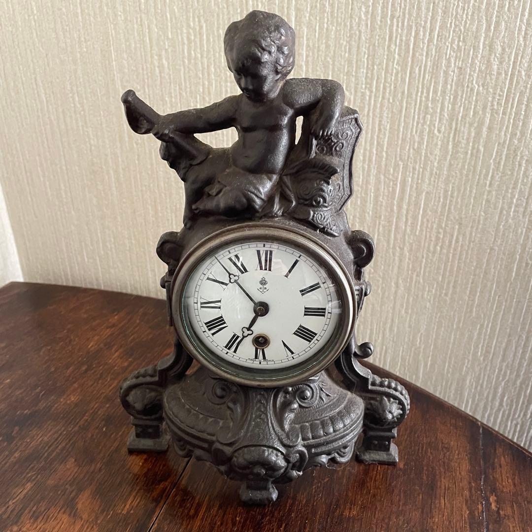 フランス製のゼンマイ式振子アンティーク置き時計