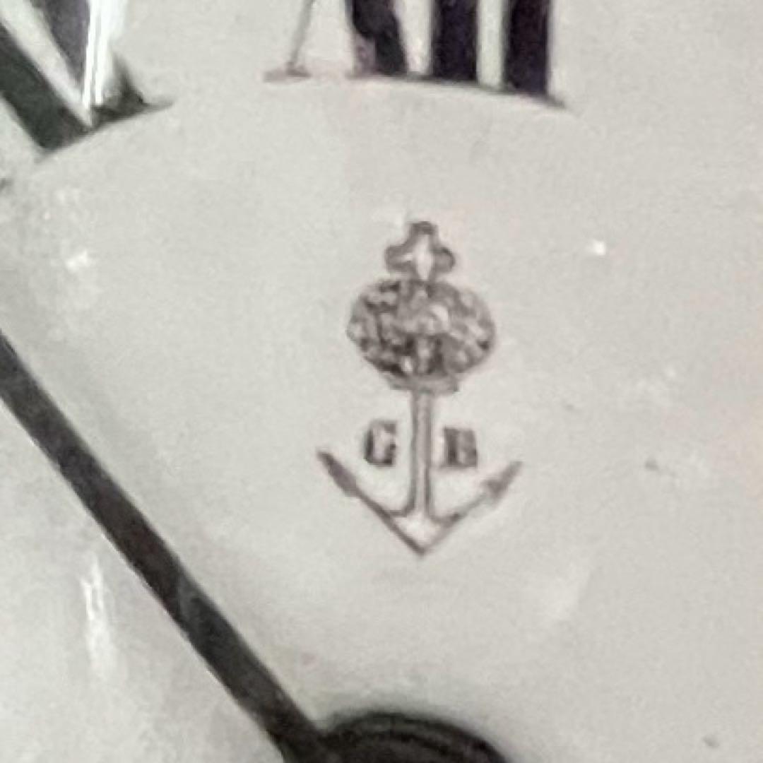 フランス製のゼンマイ式振子アンティーク置き時計