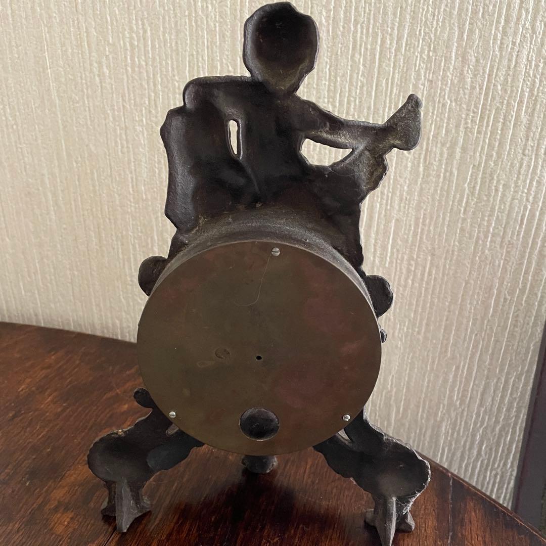 フランス製のゼンマイ式振子アンティーク置き時計