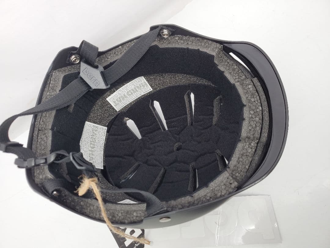 未使用 bern HENDRIX スノボ　スケボー　ヘルメット XXL