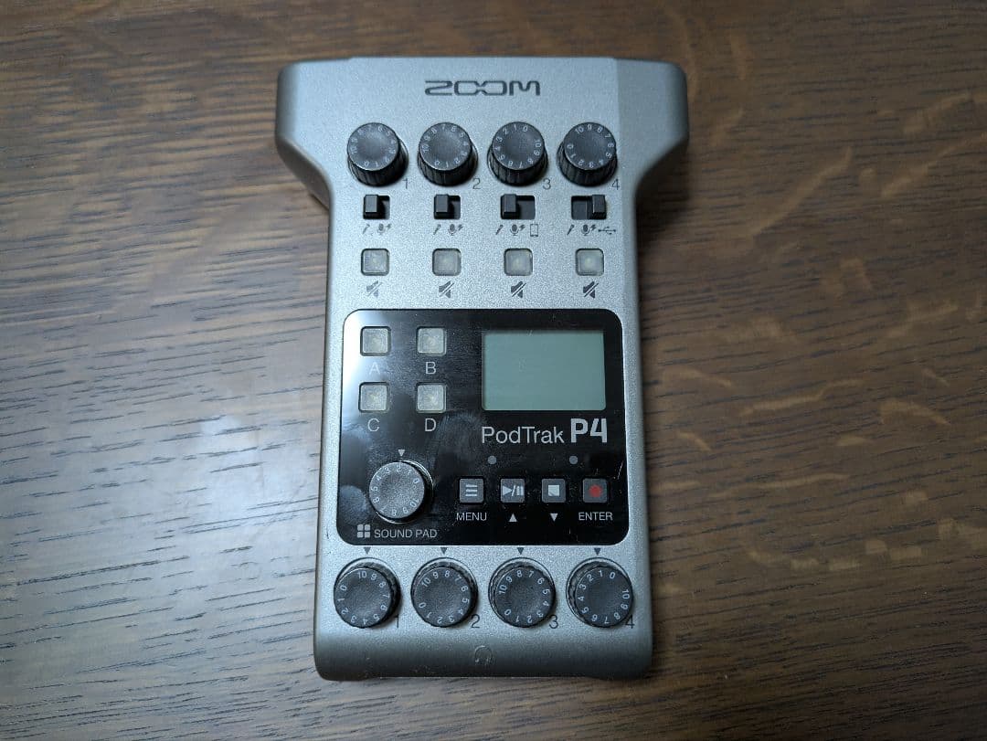 ZOOM PodTrak P4 オーディオインターフェイス