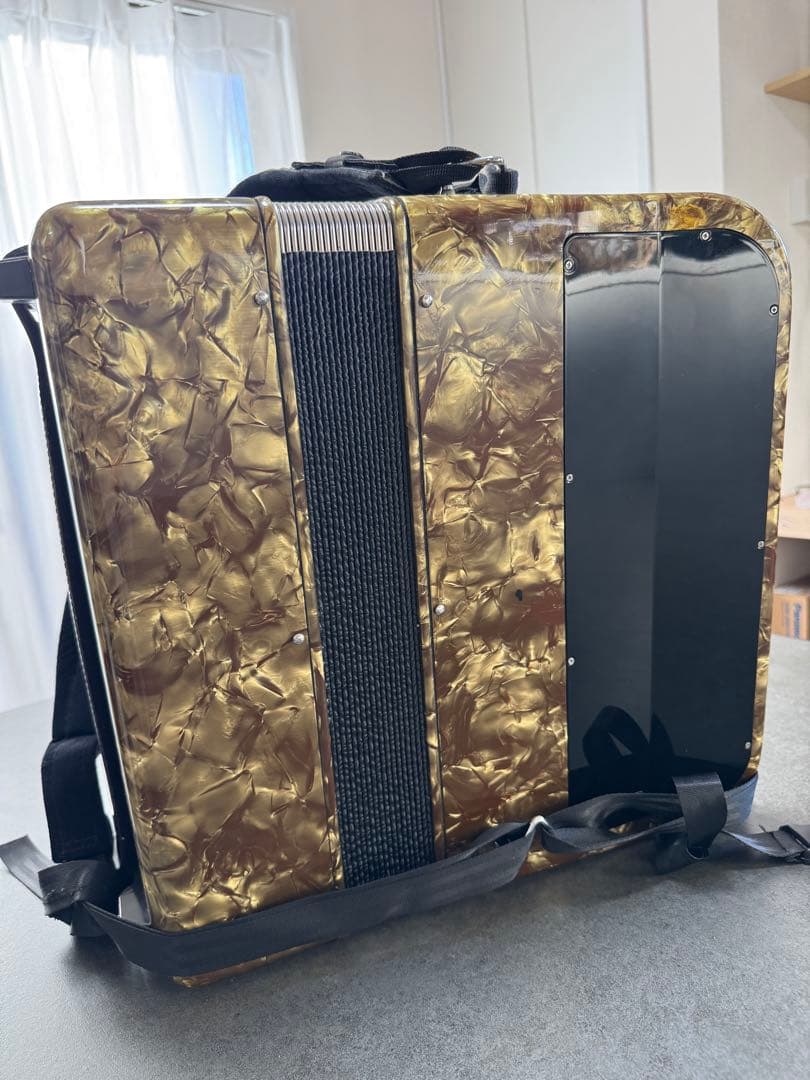 アコーディオン Bébé Medusa 中型ゴールド