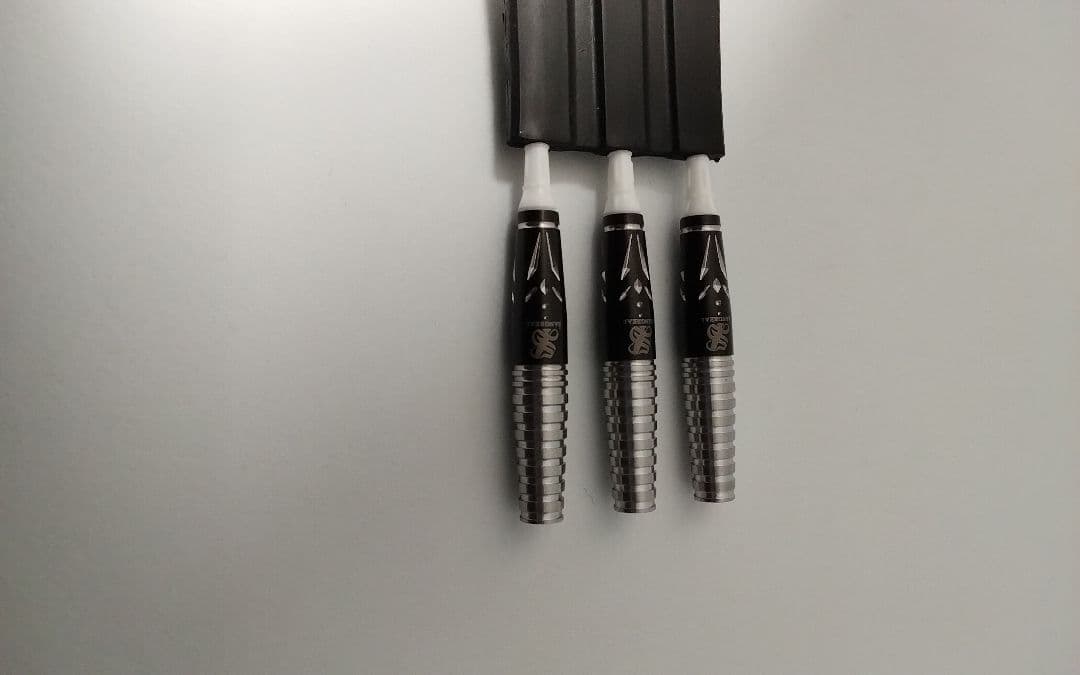 サングリアル!坂口優希恵!極美品!新品同品!付録未開封!ダーツセット