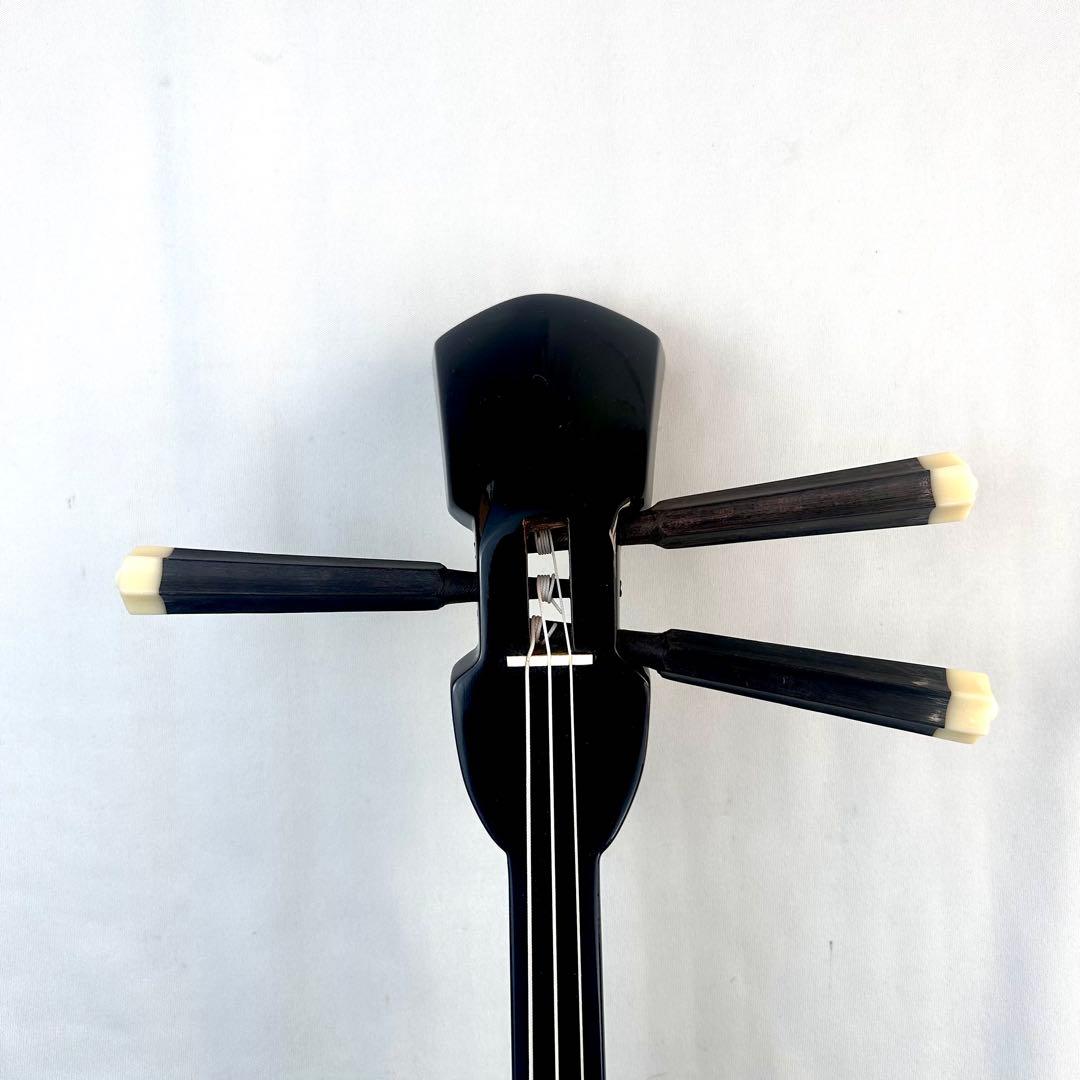 【美品】沖縄三線 三味線 人工革 合皮 ヘビ柄　ハードケース付 民族楽器 弦楽器