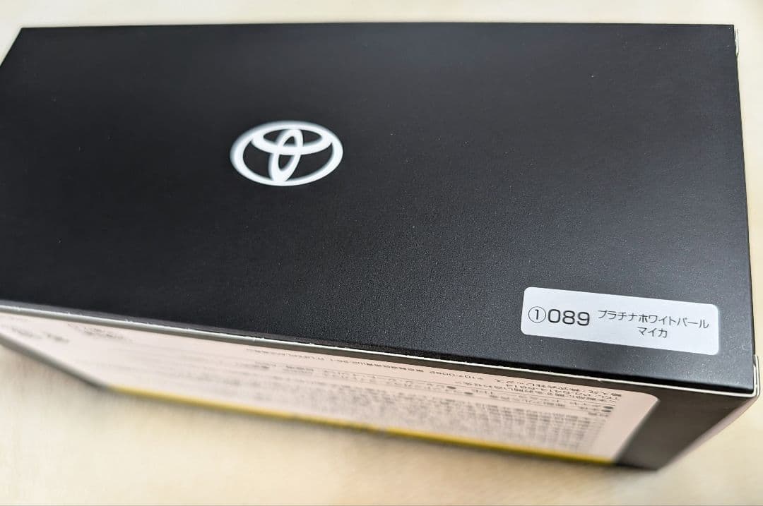 トヨタ カローラクロス ミニカー 1/30スケール