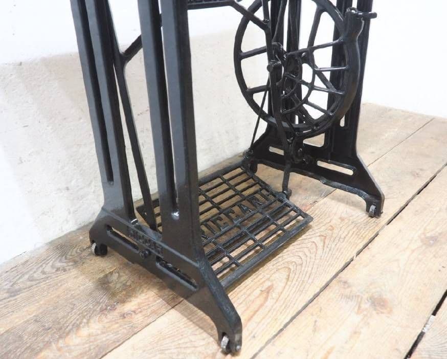 1159 黒ペンキのミシンテーブル　デスク　古家具　レトロ　リメイク　ビンテージ