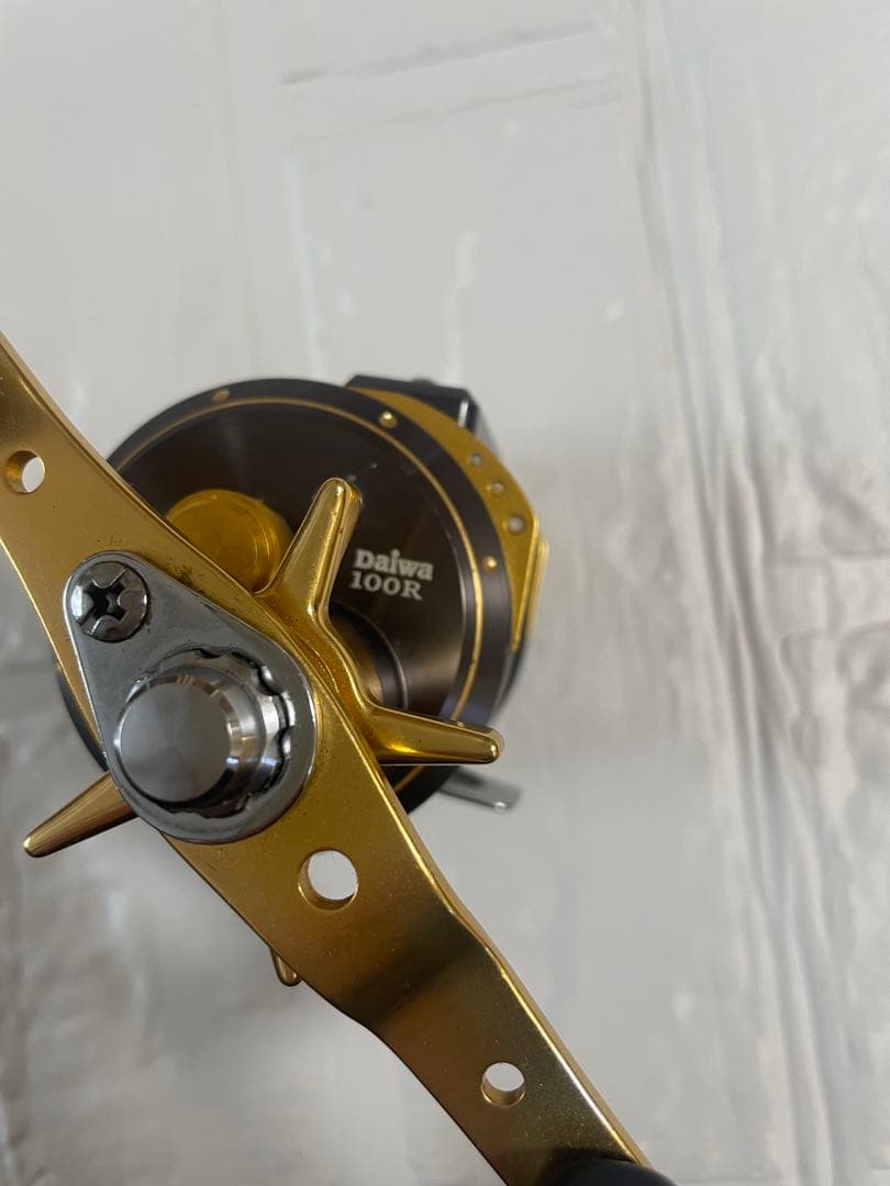 デジタル表示 両軸リール ゴールド/ブラック