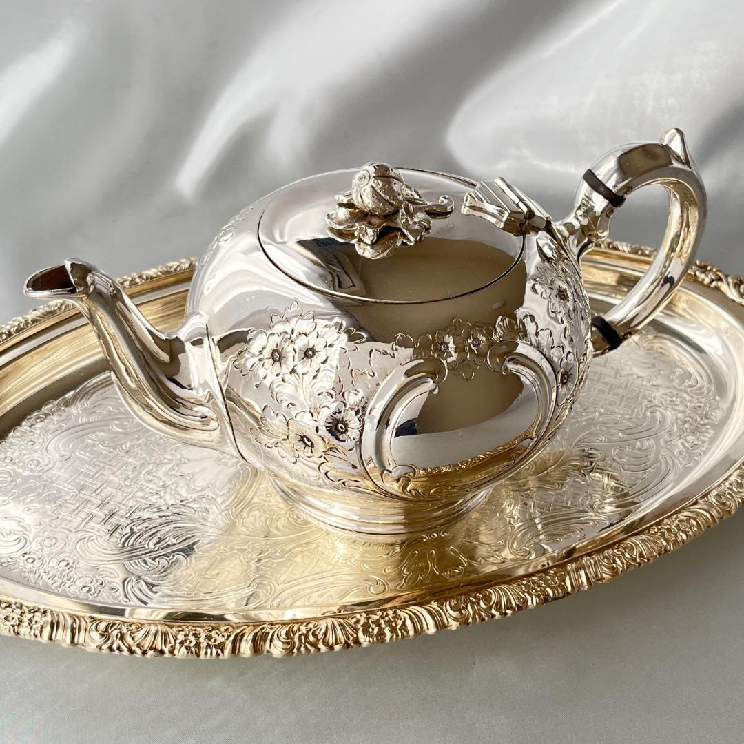 【英国】 ビクトリアンのティーポット【シルバープレート】