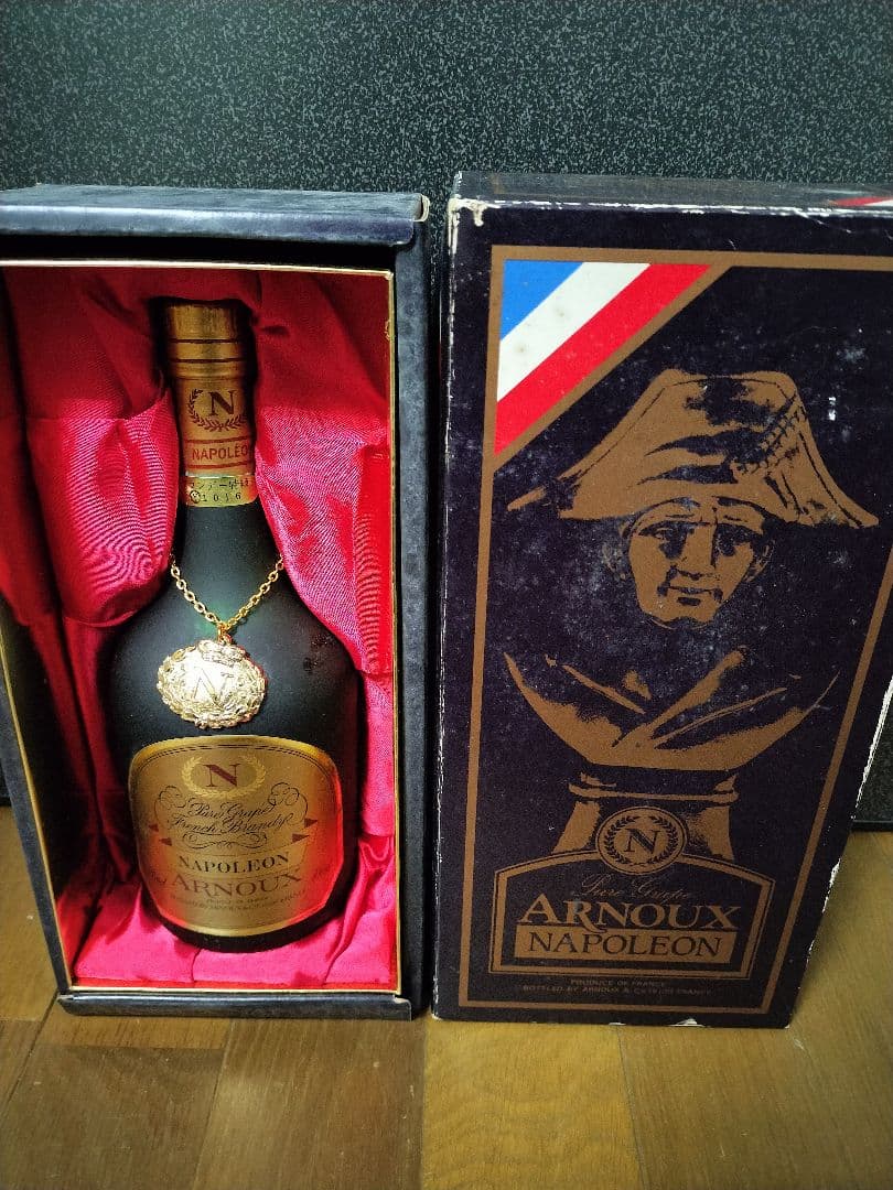 Bell's ウイスキー、Arnold Napoleonブランデー箱付き