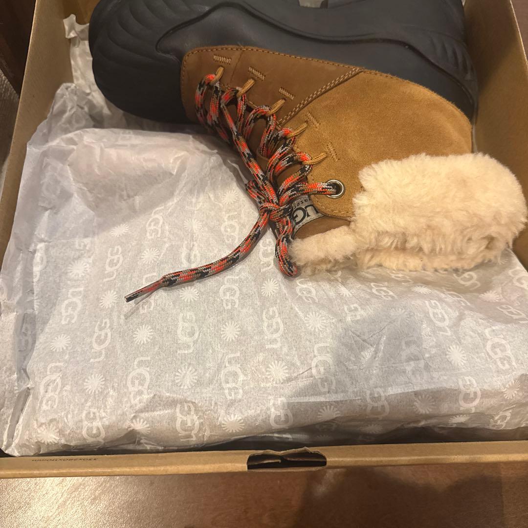 UGG ボアブーツ 23cm ほぼ未使用 やさしい雰囲気