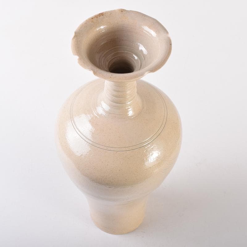 中国　徳化窯白磁　花草刻　花口瓶　C　7060A