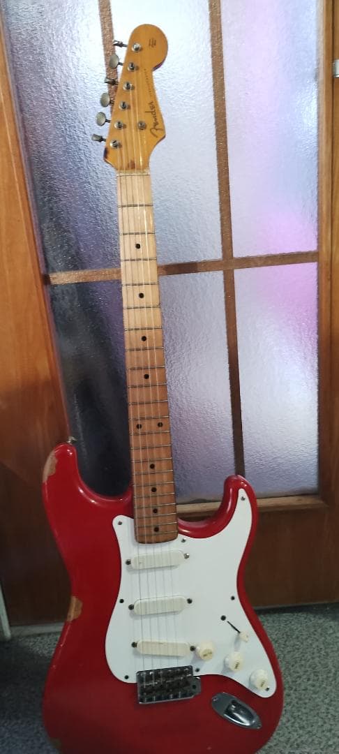 フェンダージャパン　レースセンサー付きストラト