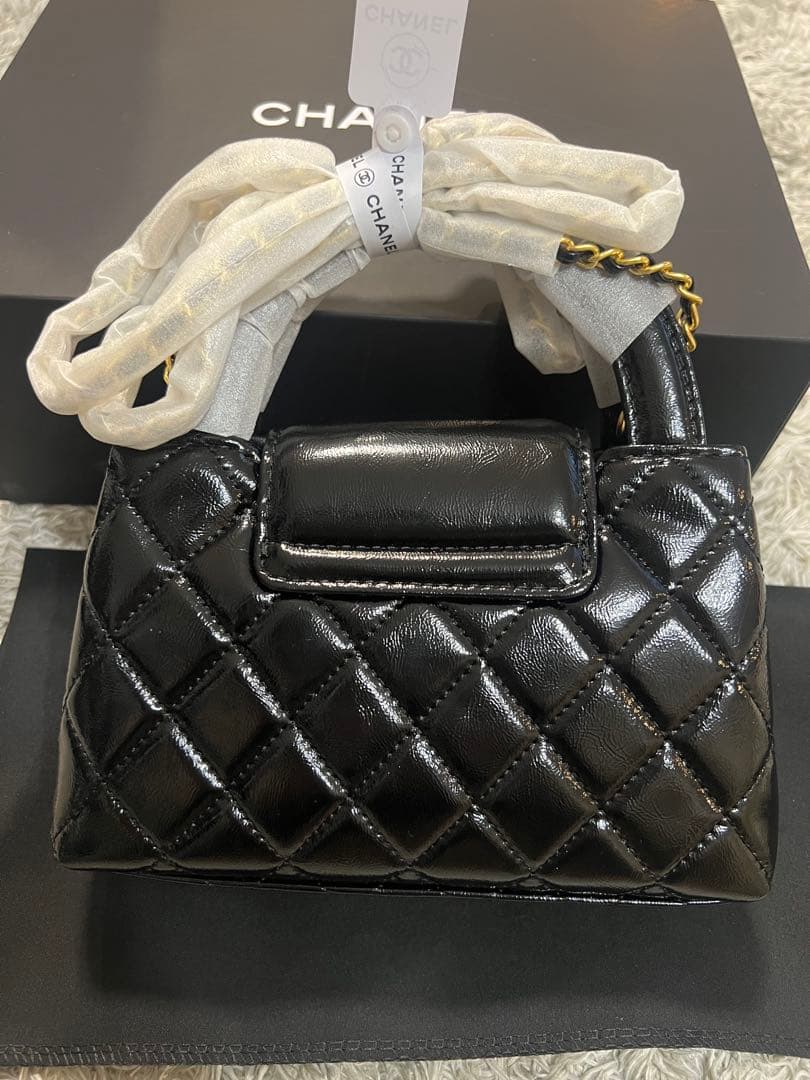 CHANELシャネル ブラック チェーンストラップ 斜め掛けバッグ