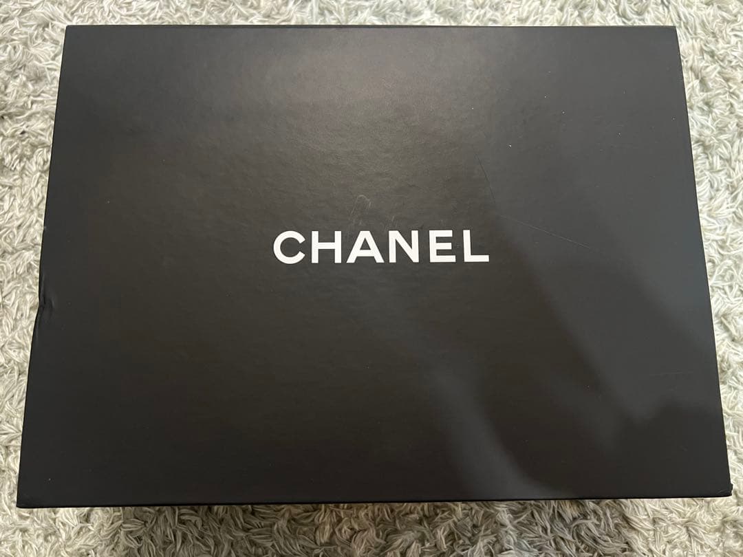 CHANELシャネル ブラック チェーンストラップ 斜め掛けバッグ