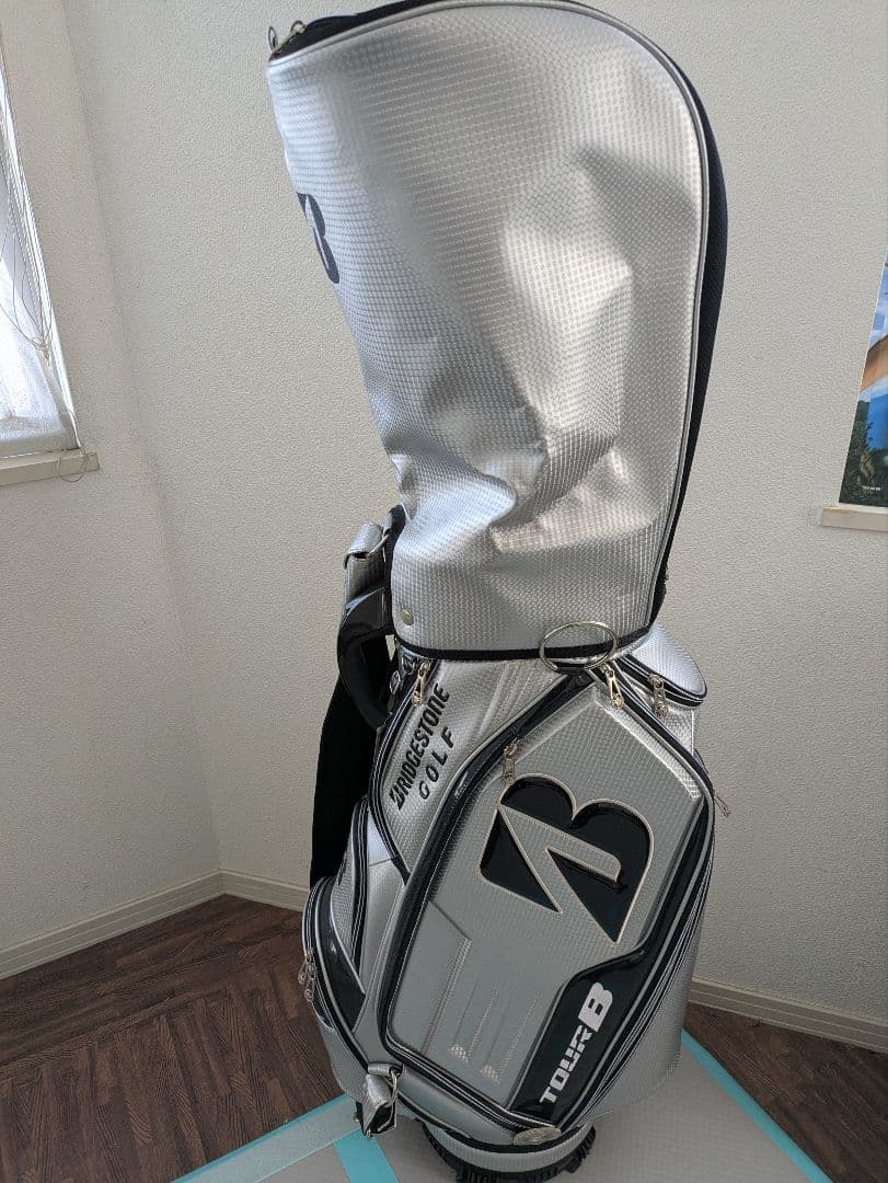 TOUR B シルバー キャディバッグ　未使用品