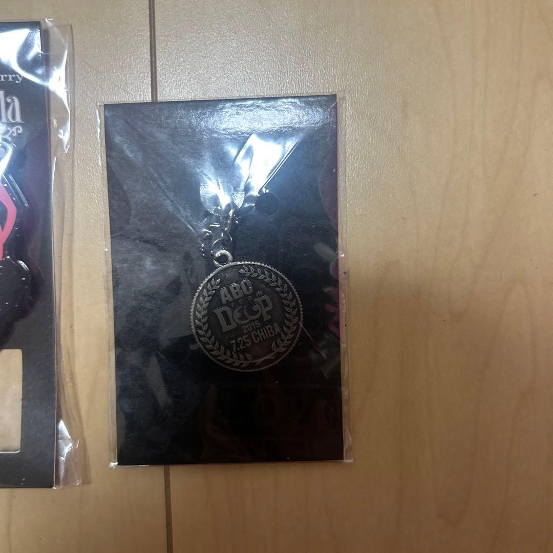 Acid Black Cherry Shangri-laキーホルダー チャーム