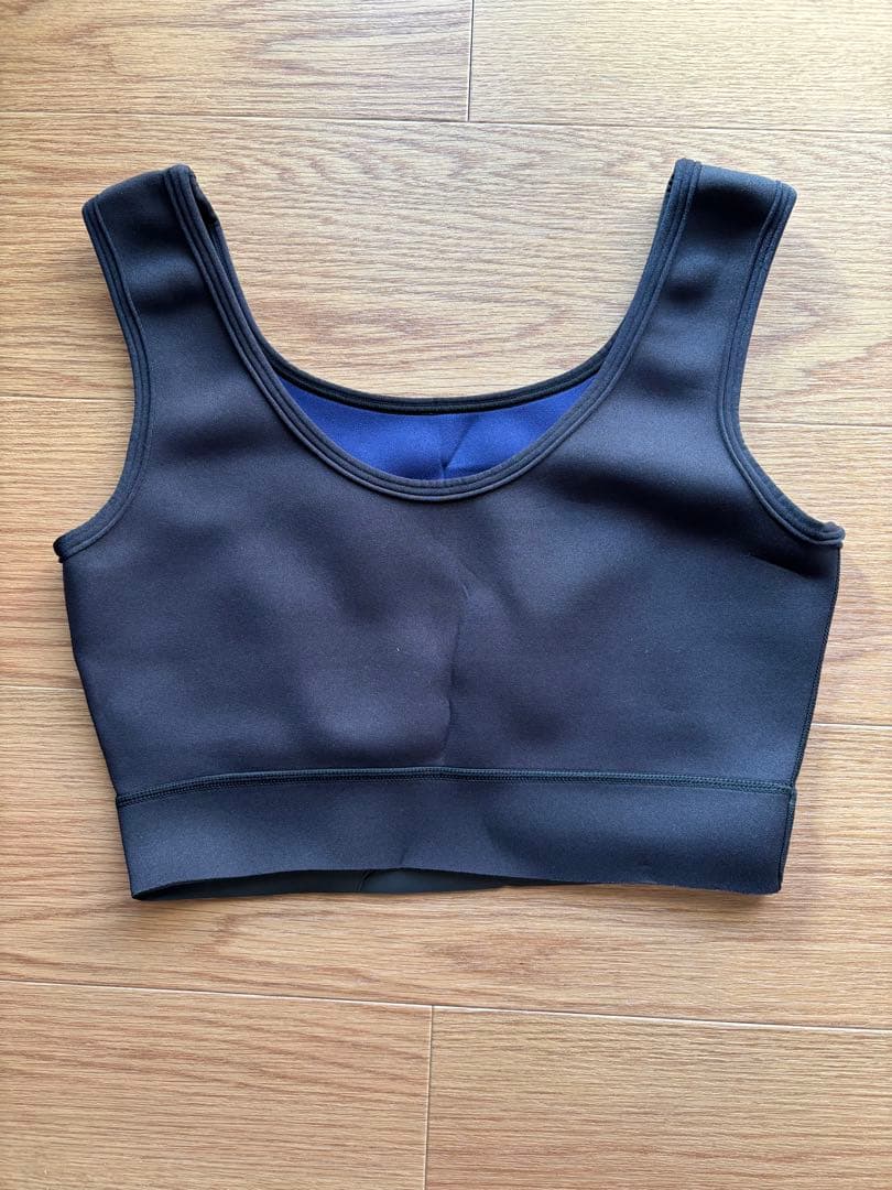 axxe classic レディース 1.5mm トップス　美品