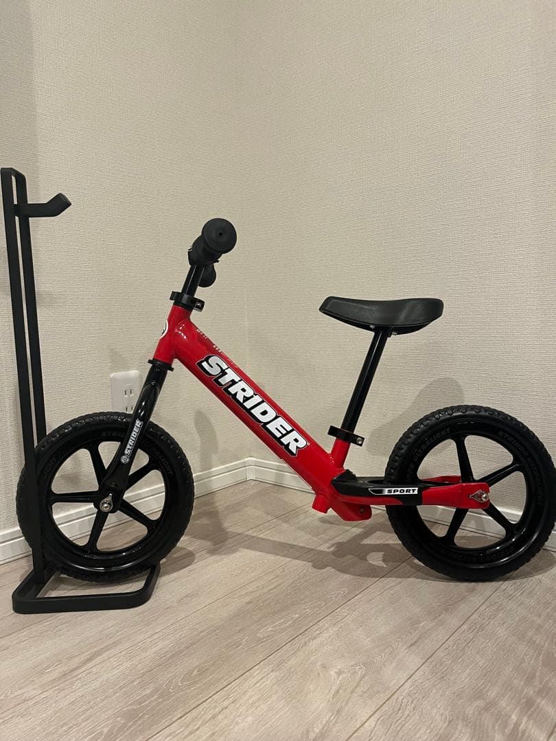 ナカシリSTRIDER スポーツ　レッド　スタンド付き