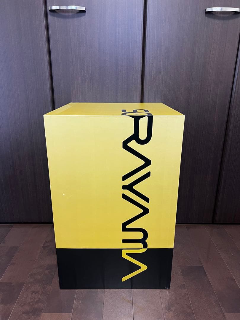 Sexy Robot floating _1/4 scale gold 空山基