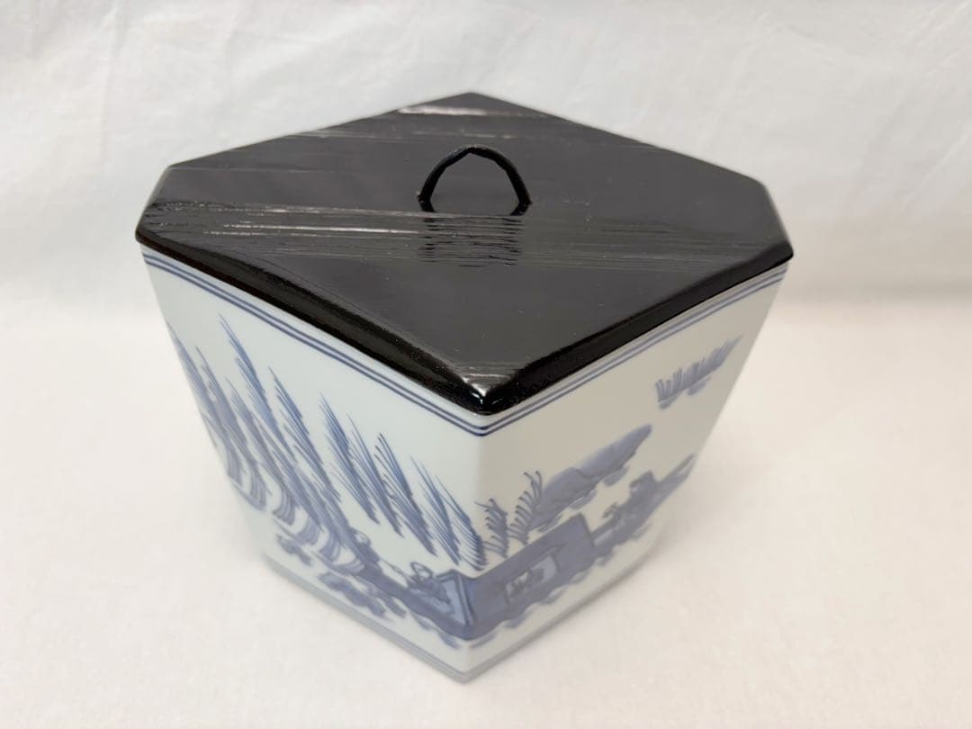 茶道具 平安祥堂造 染付 菱形水指 蓋裏サイン有 塗蓋付 茶器 底印 共箱