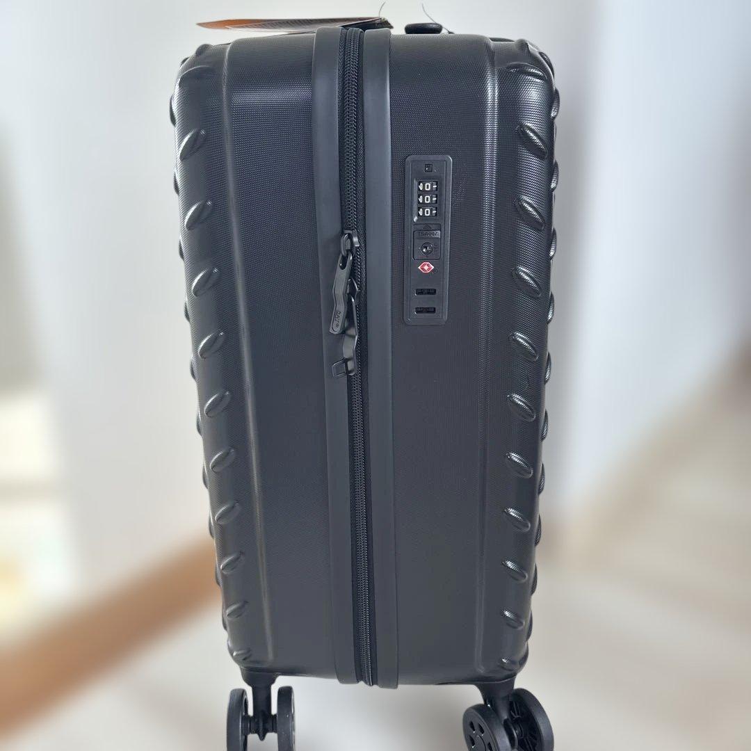 スーツケース　キャリーケース　キャタピラー　ブラックcaterpillar